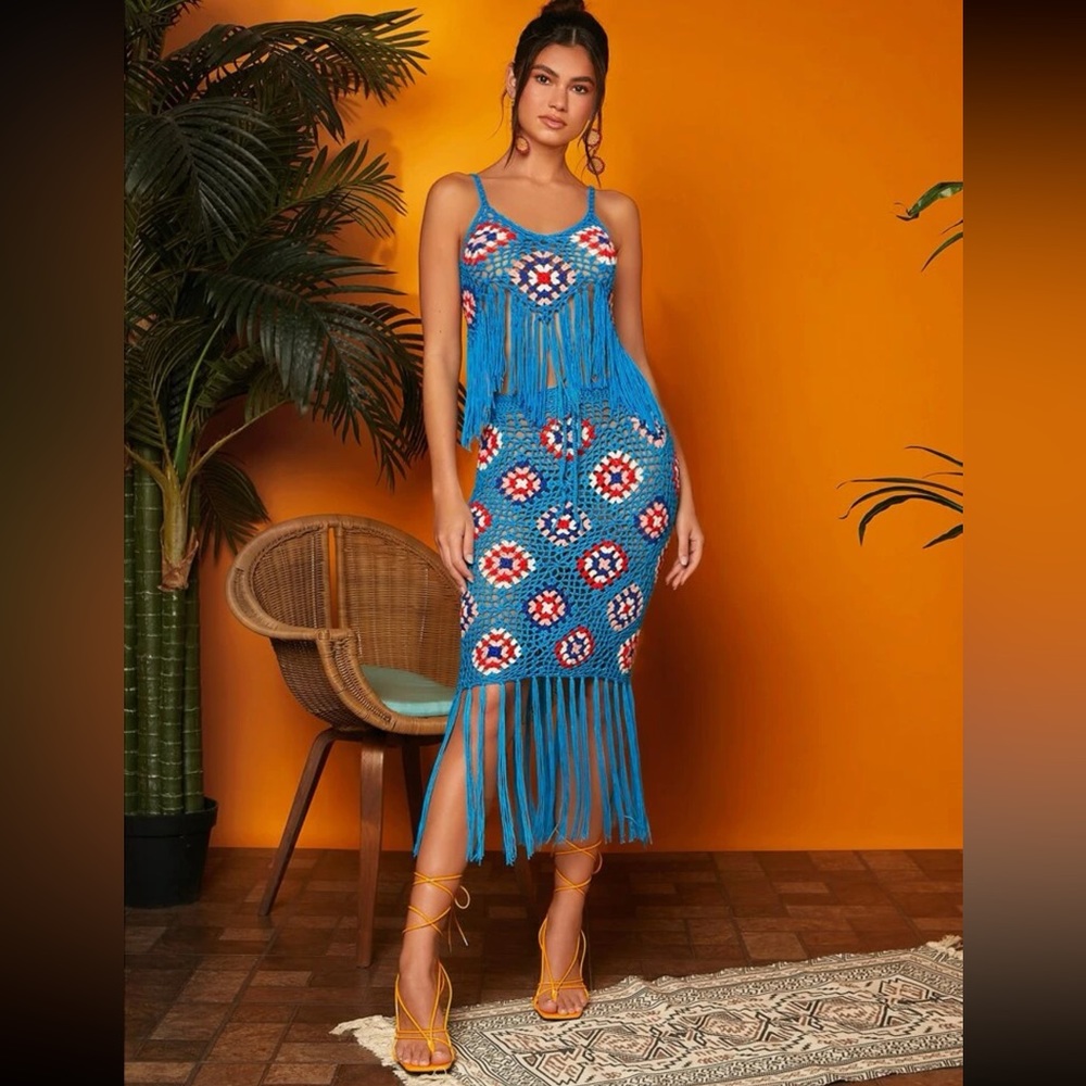 #135 Crochet 2 pieces Floral Patterns Tassel Trim Pointelle Kint Top And Skirt